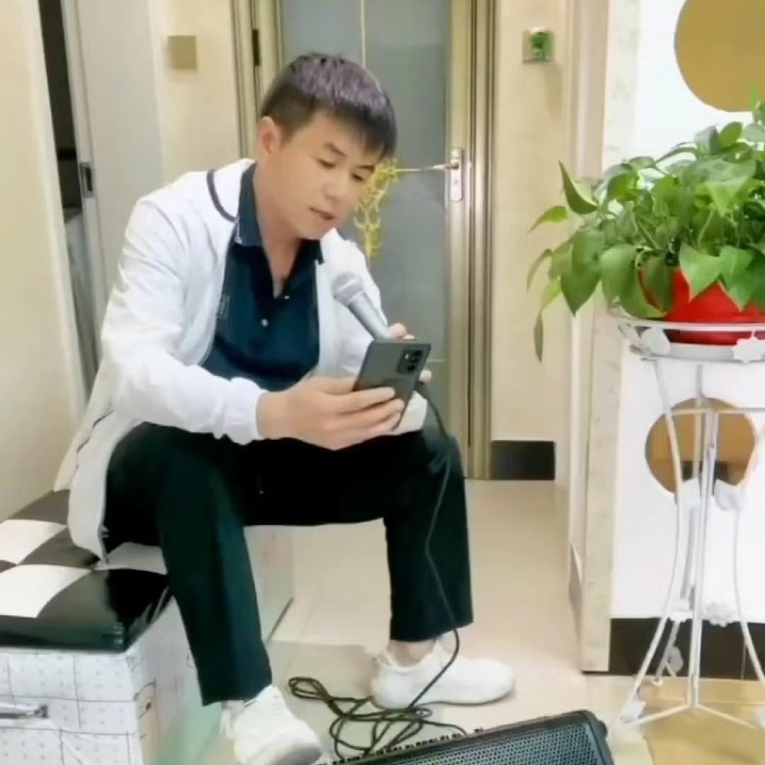 無名”