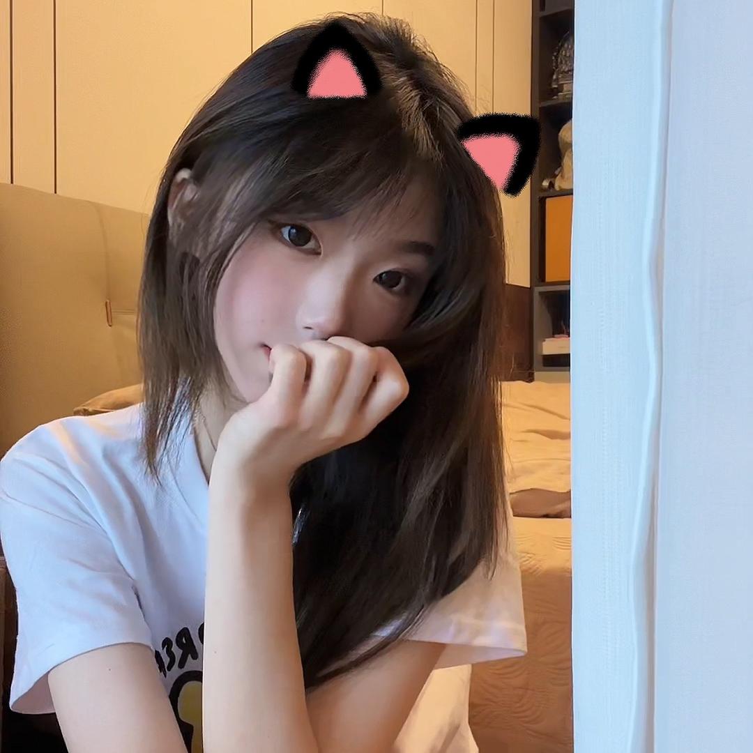 佳佳今天不吃泡芙@抖音