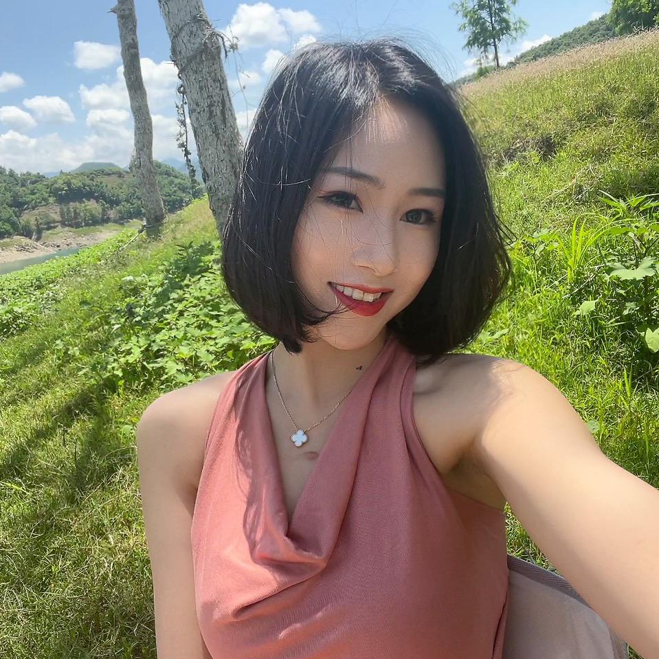 笨熊美娜