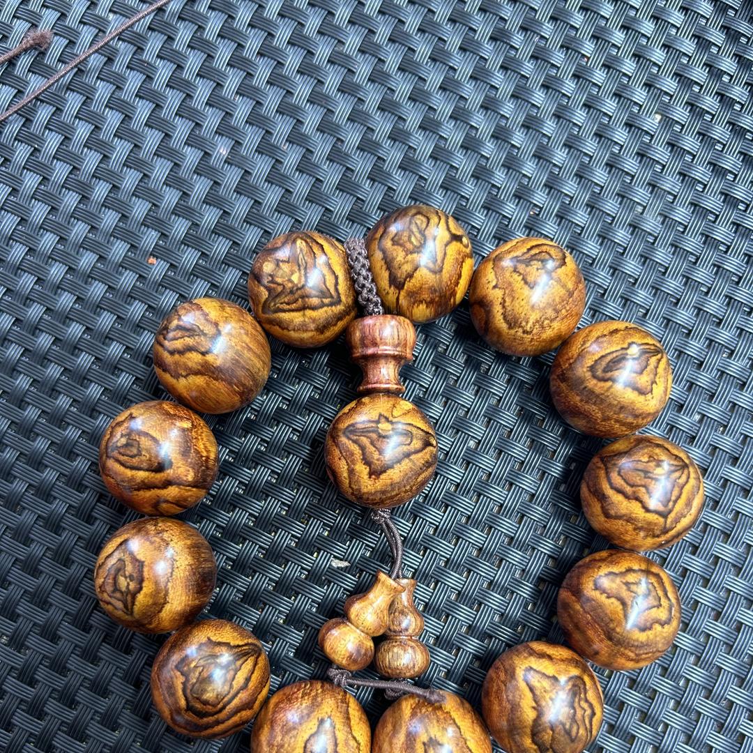 大城恩贺木制工艺精选店