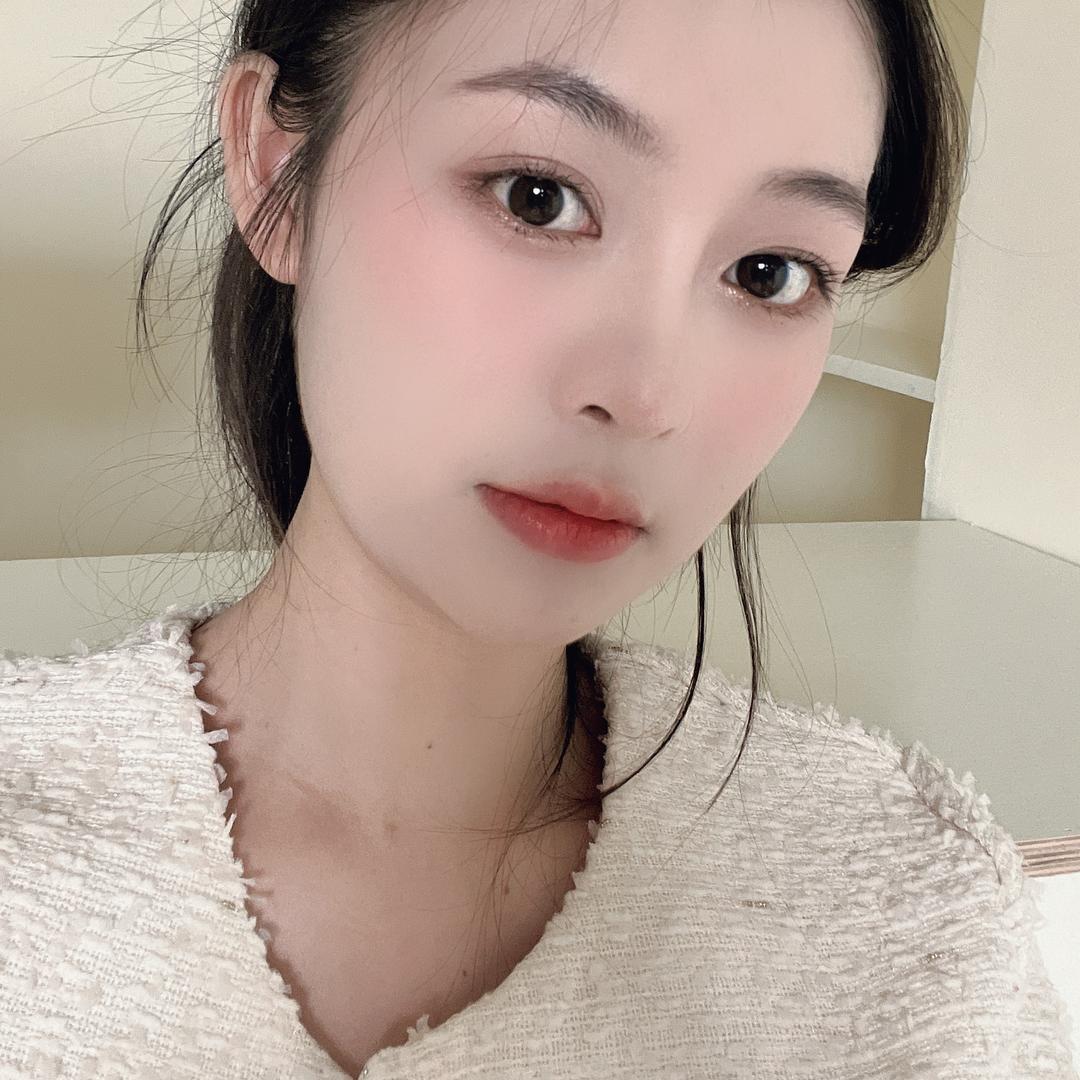 岑雅雅