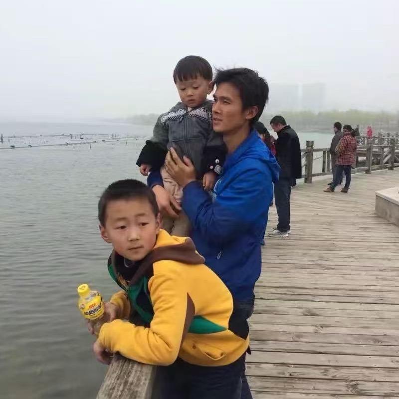 东海夫妻奋斗异国他乡