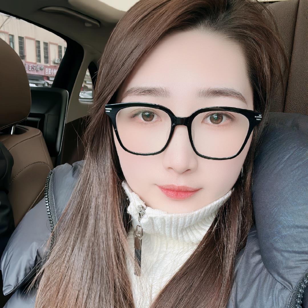 我是静静吖～～