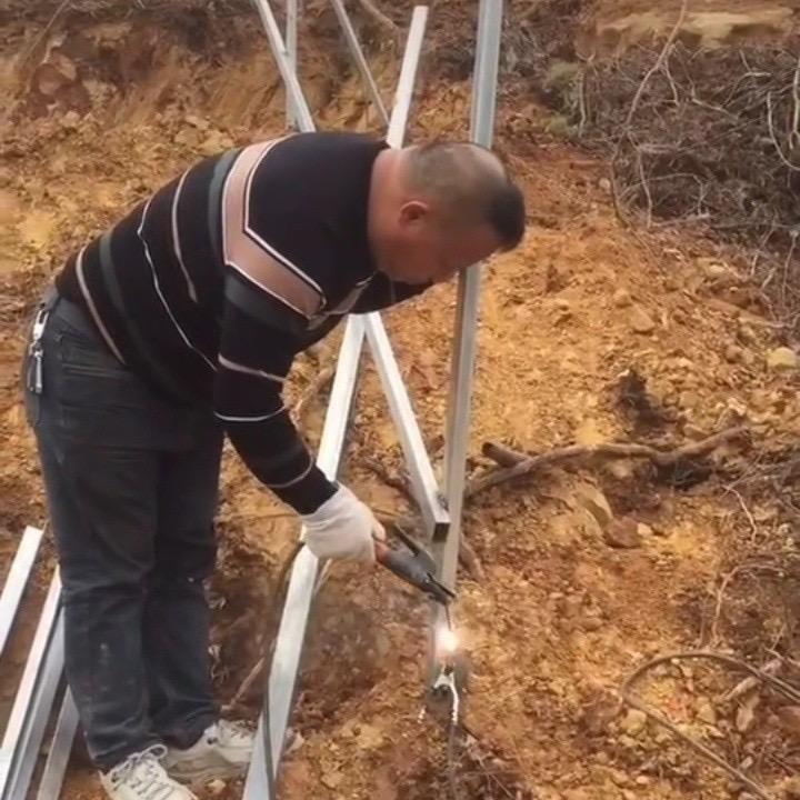 耗子〈打棚子换瓦〉