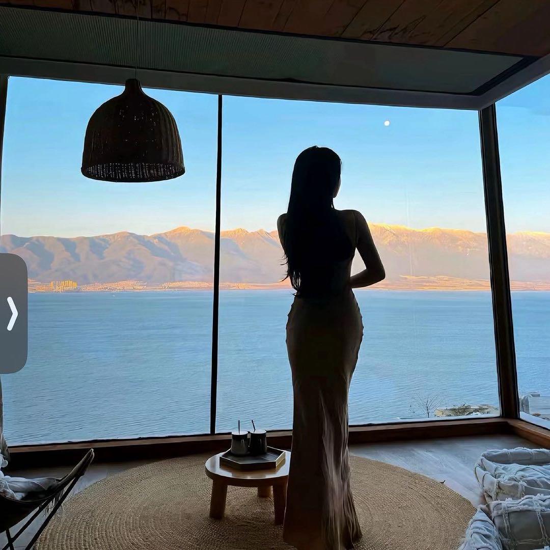 安妮酱爱吃零食