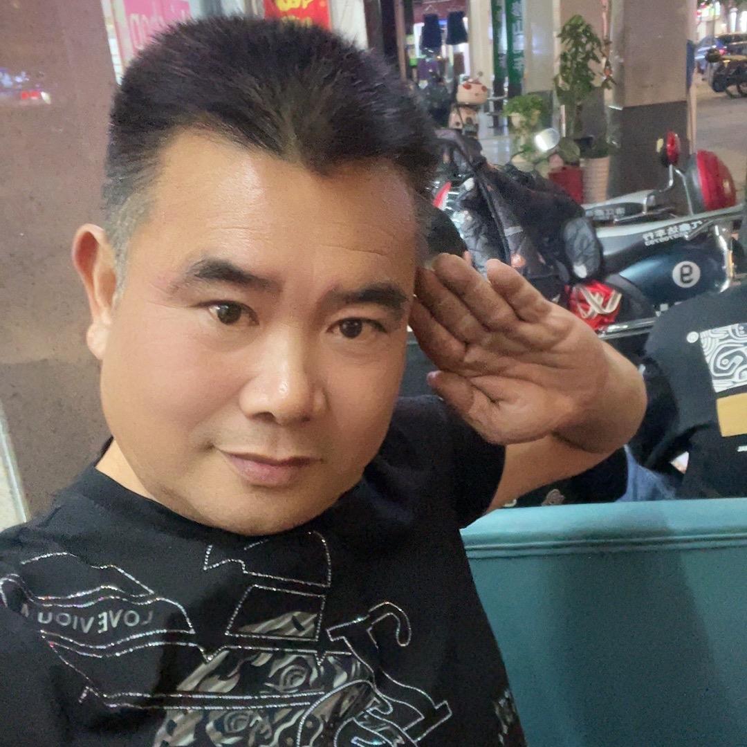 石缝小草
