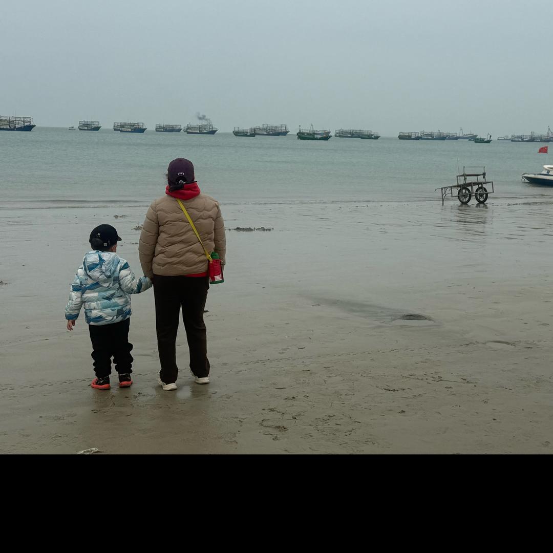 七姥带娃（一个小学退休教师）