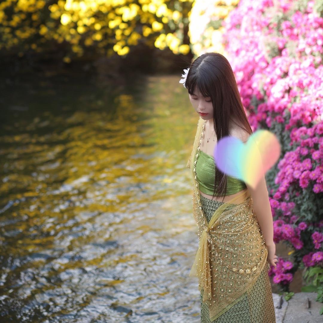 依依☘️