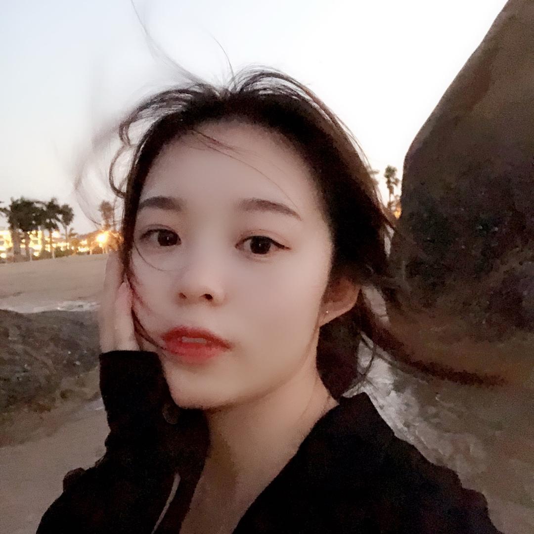 鸿图设计师小白