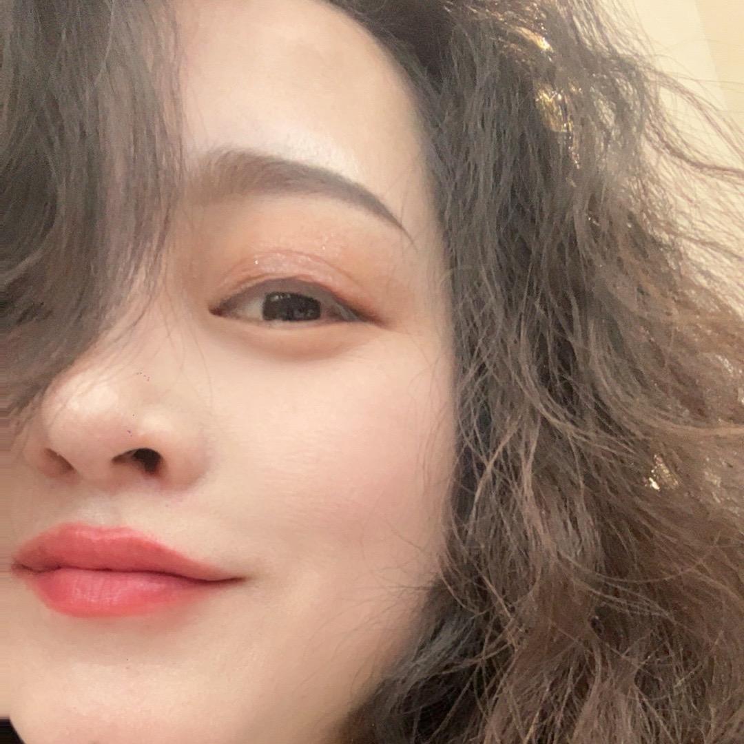 不会卖房子的疯批女销售