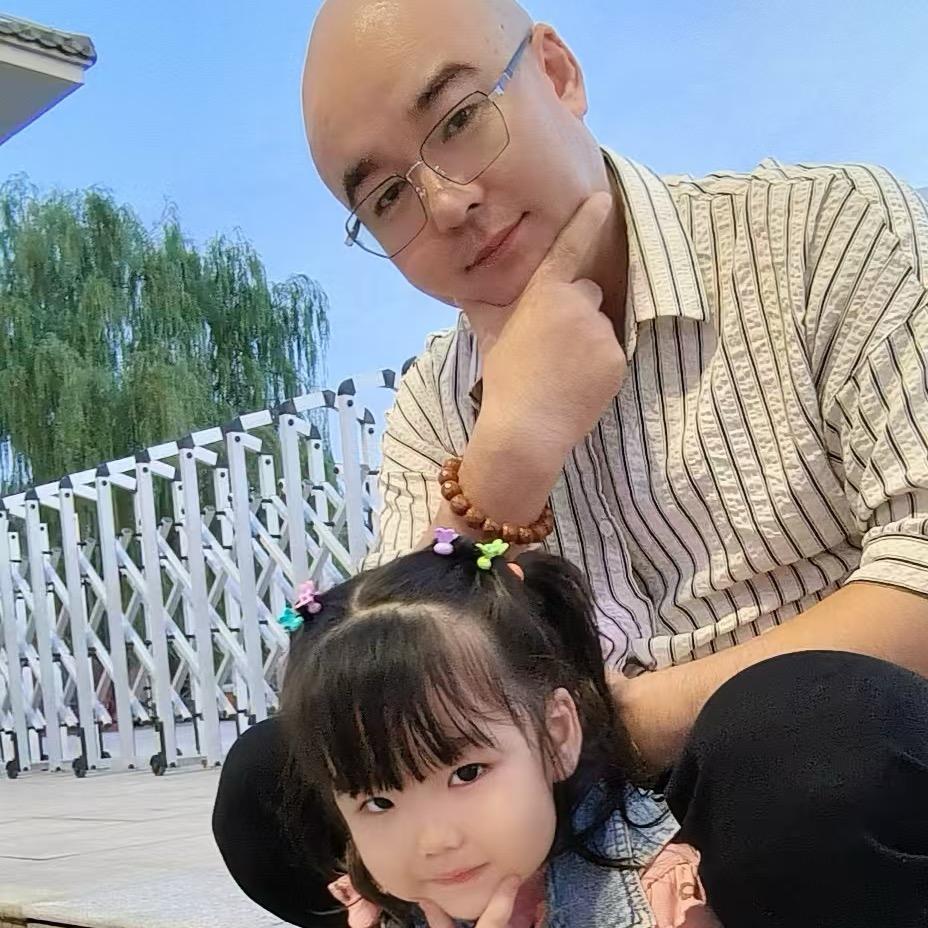 @82年光头大叔