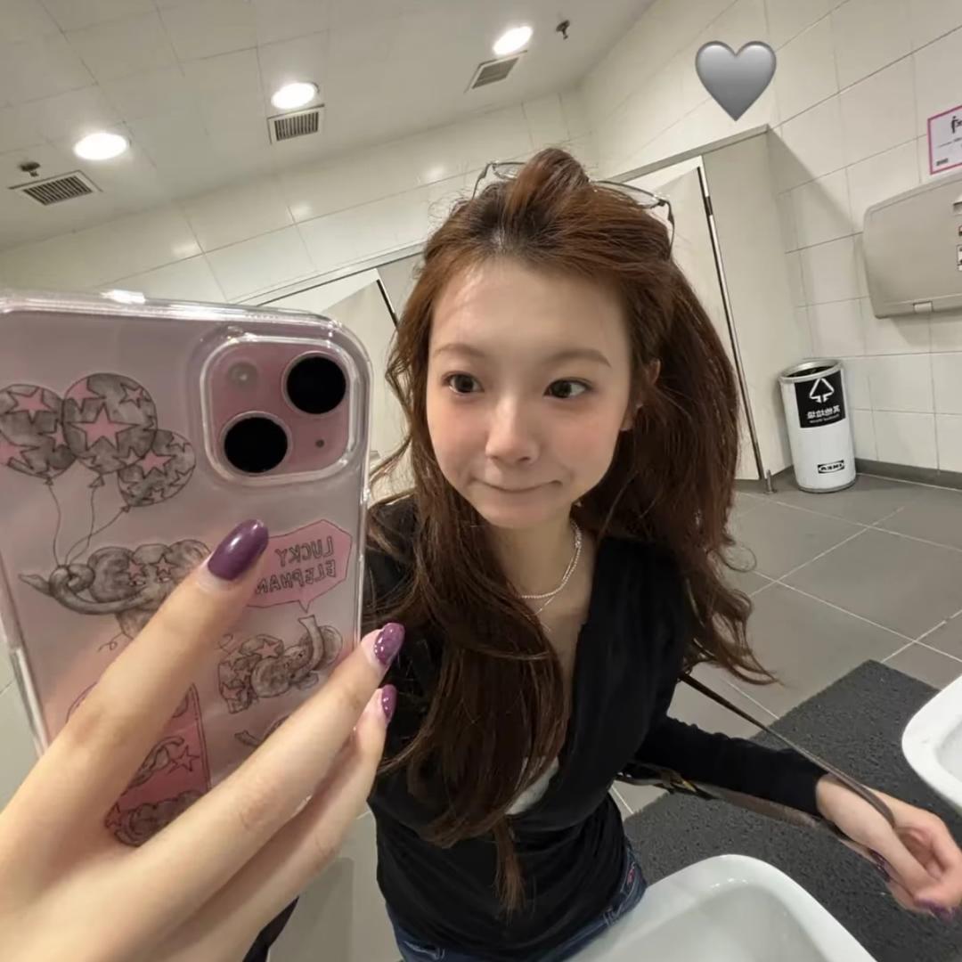 我也不太了解她.