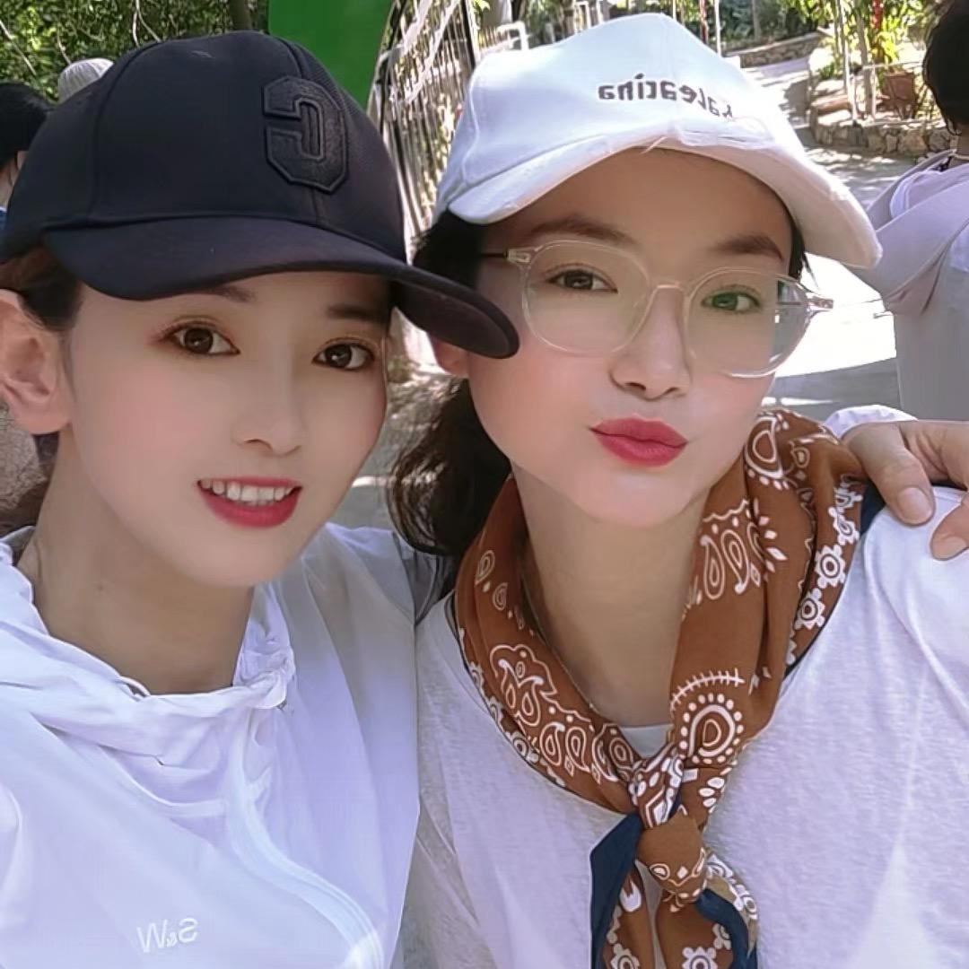 小悦和小雯