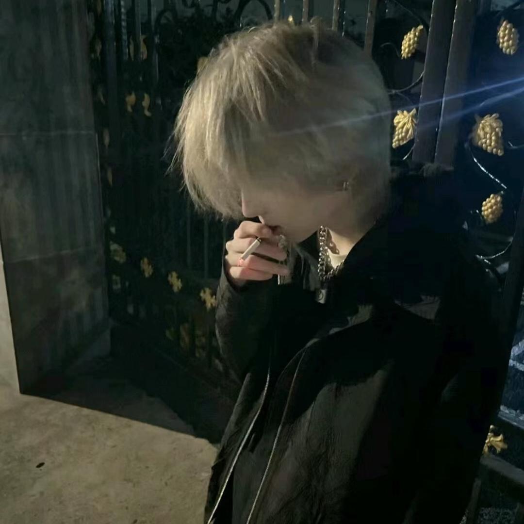 汁哦周