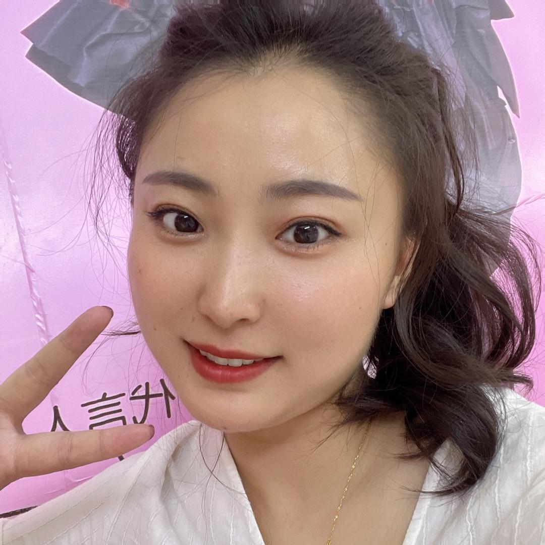 莹莹爱吃吖