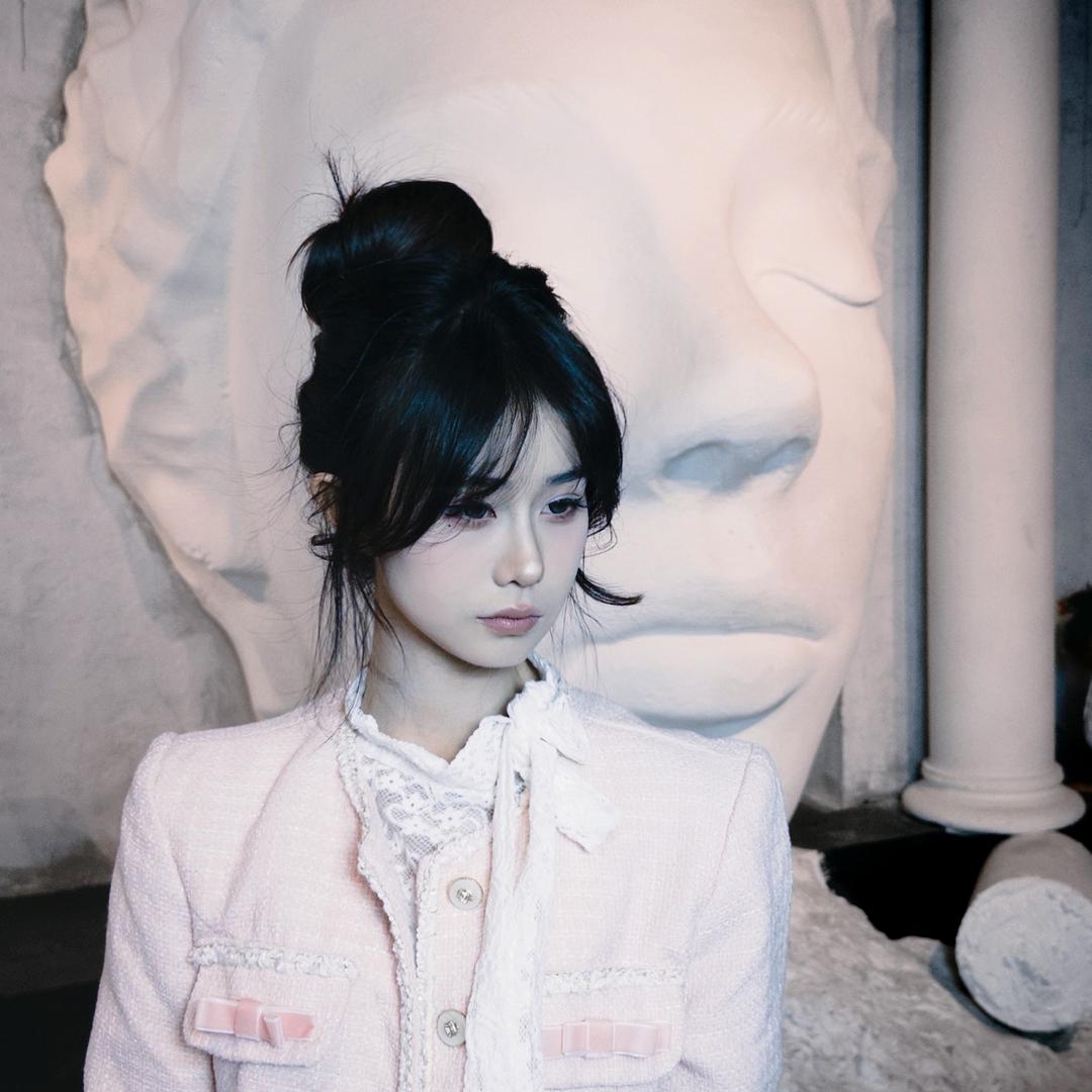 陈陳.