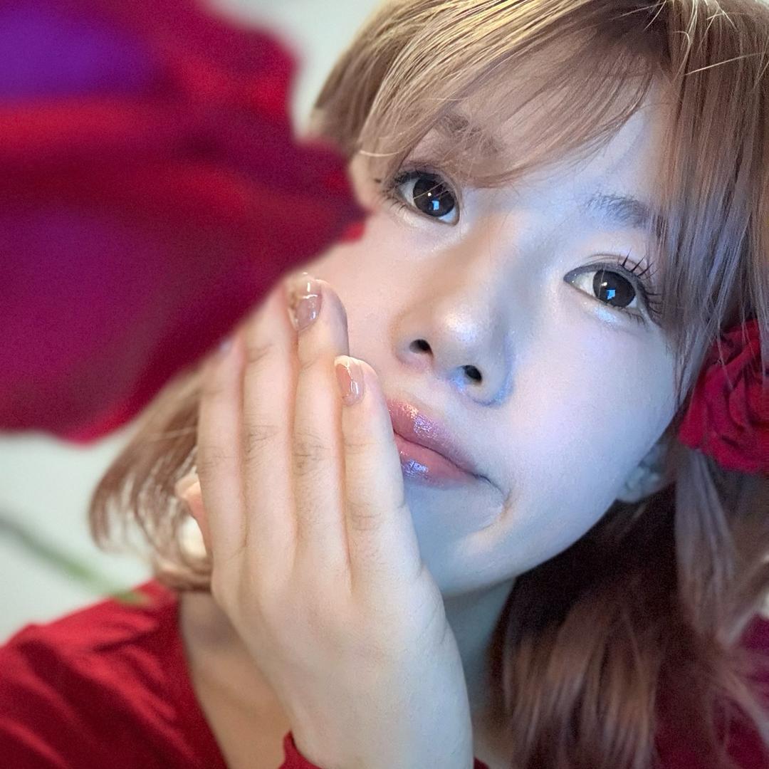 小吻不爱吃香菜🌿(努力涨粉版)