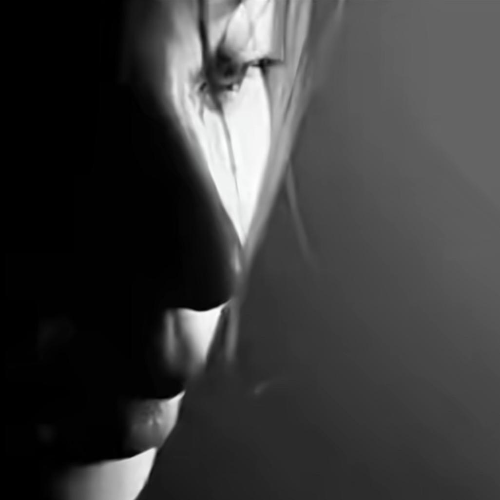 她