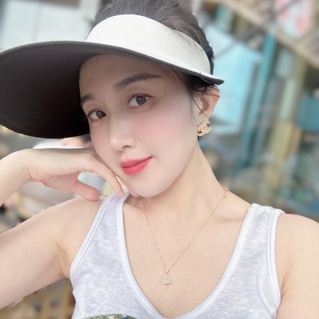 @ 安露