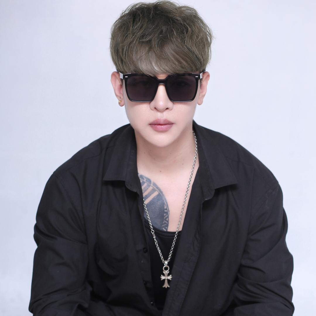 space舞台总监.LEO