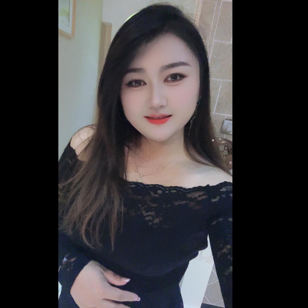 佳 佳 妮