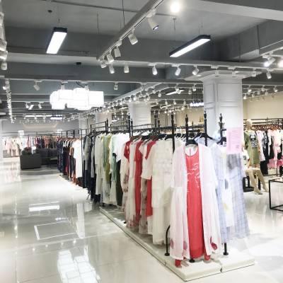 露露女装工厂