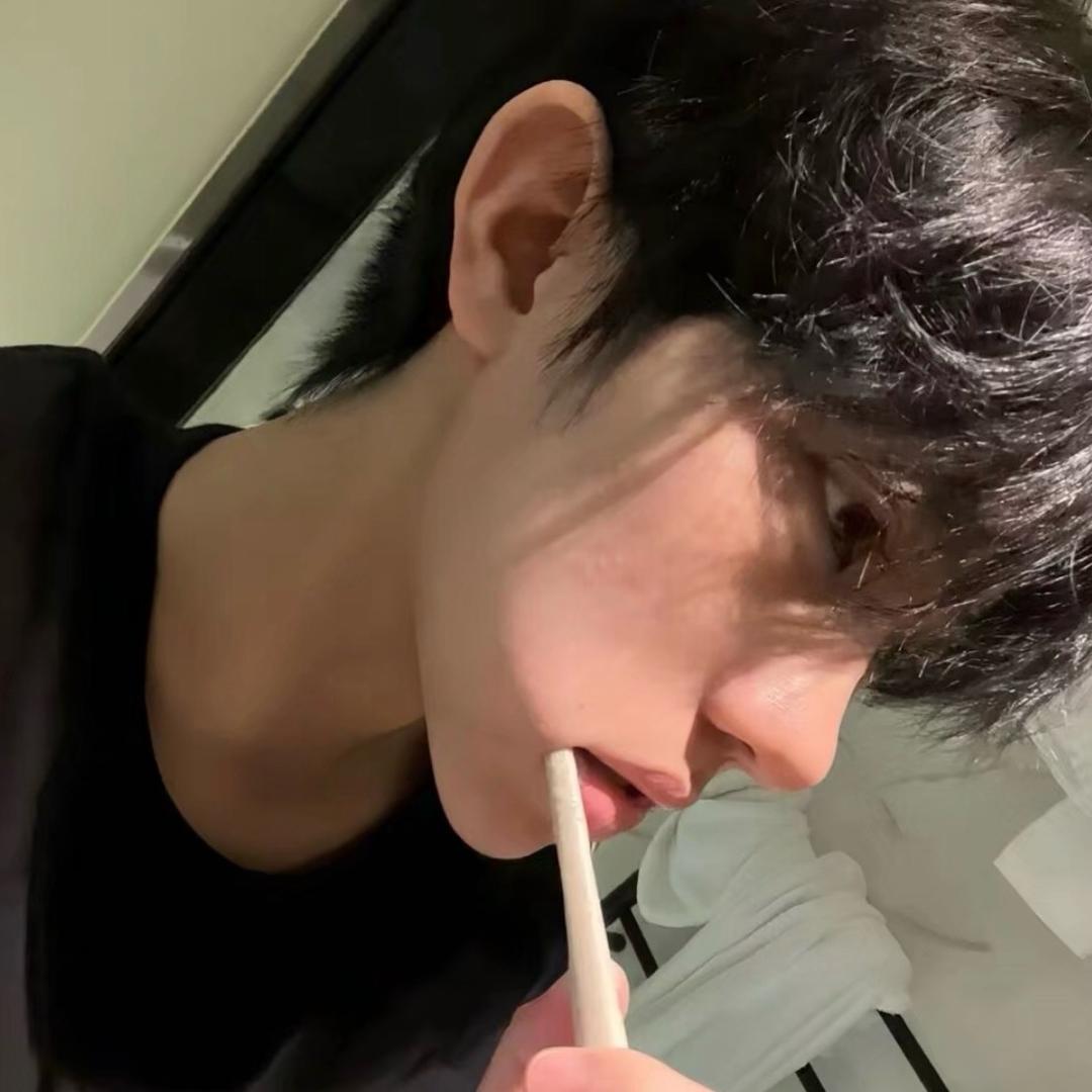 落知意.