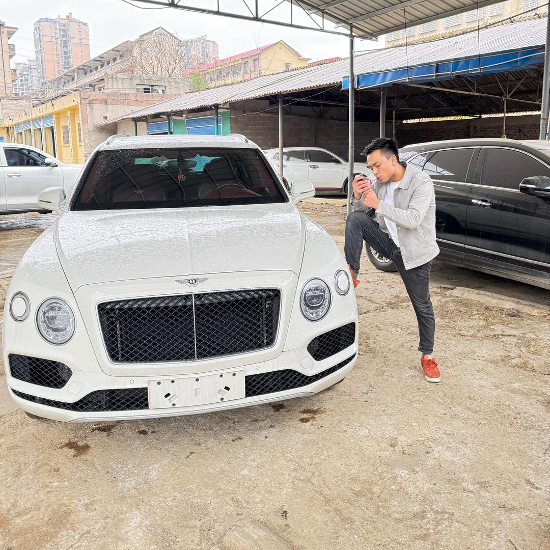 小黑半价车