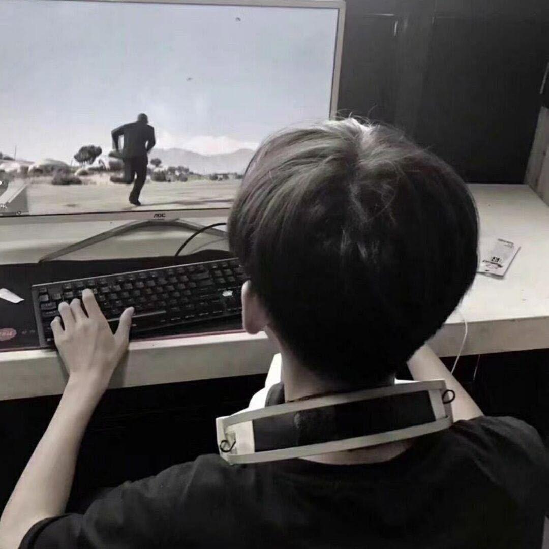 胡图图cos女仆勾引壮壮妈