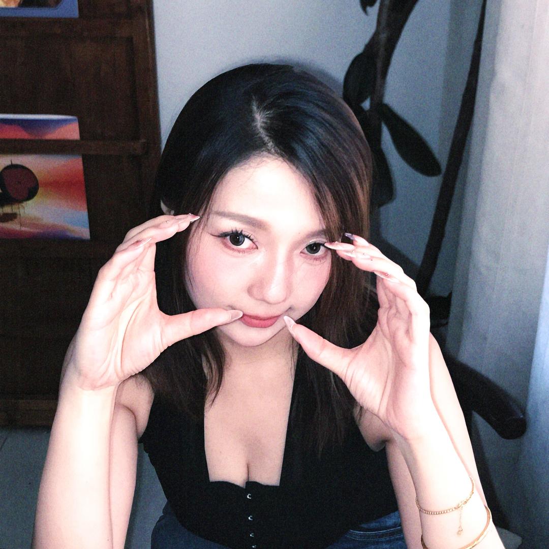 小胡子弯弯🥝