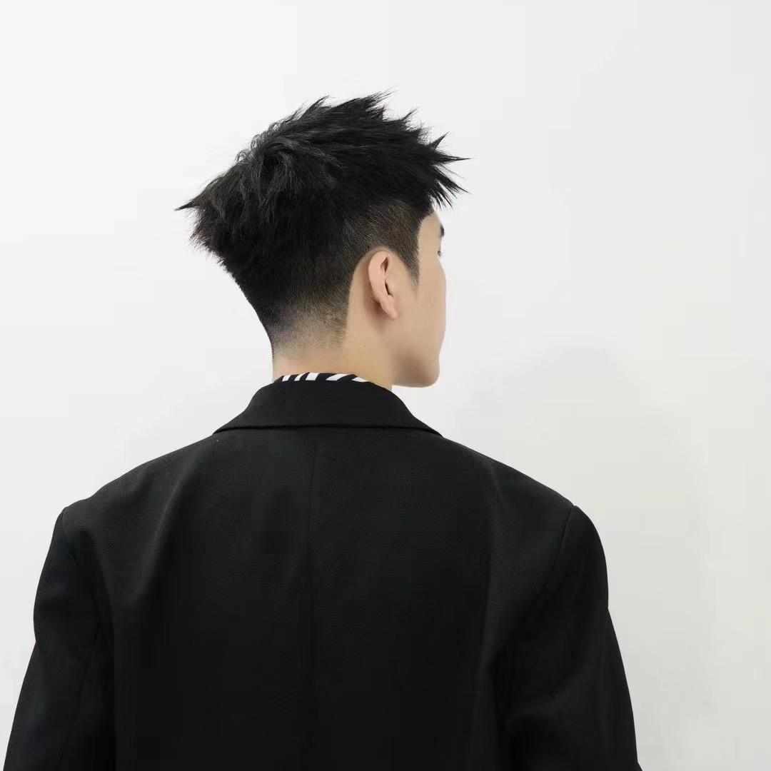 - 艾·哩 salon