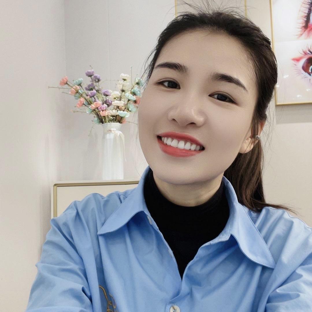 荡口做眉毛的凤姐