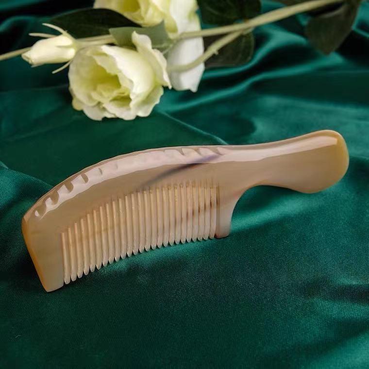 闽宝牛角梳工厂
