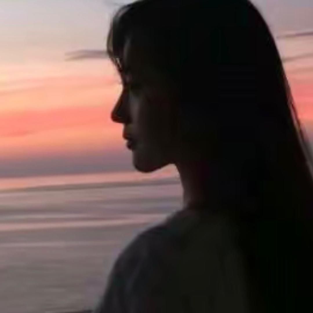 睻暄