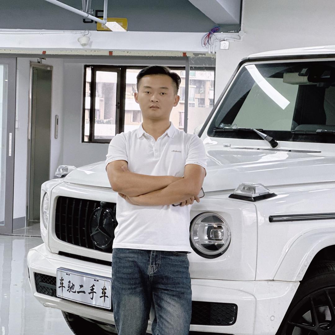 昆明车驰小婆娘二手车   任哲锌