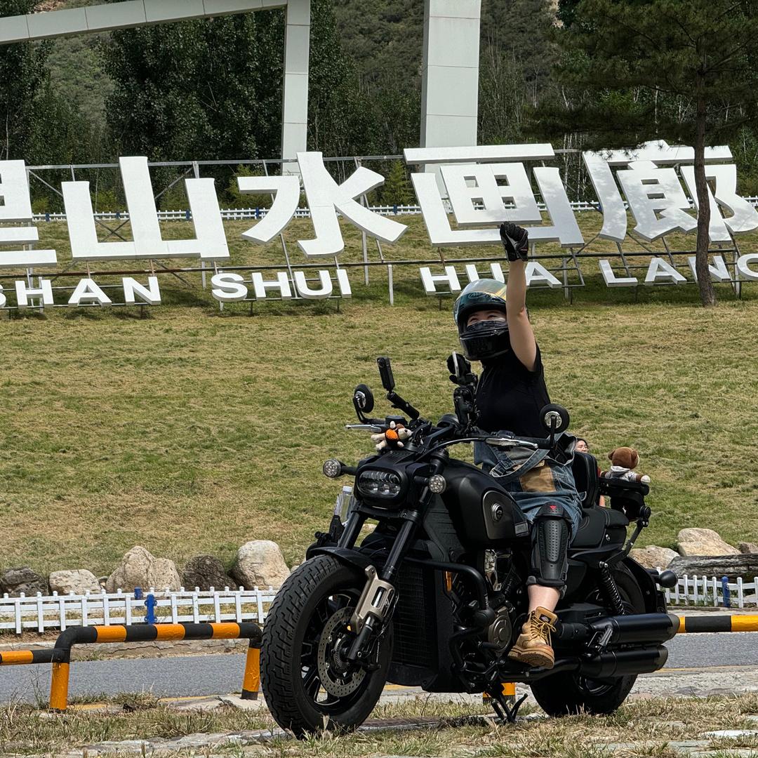 小颖骑车