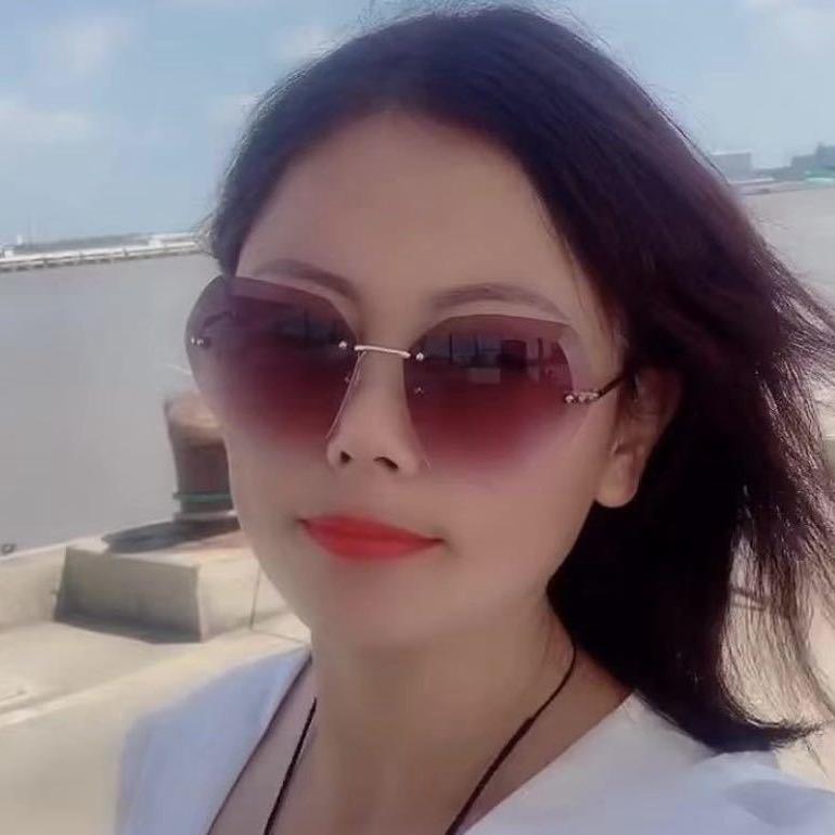 美丽老师²⁸³¹ 🎤🎤晚21:30播
