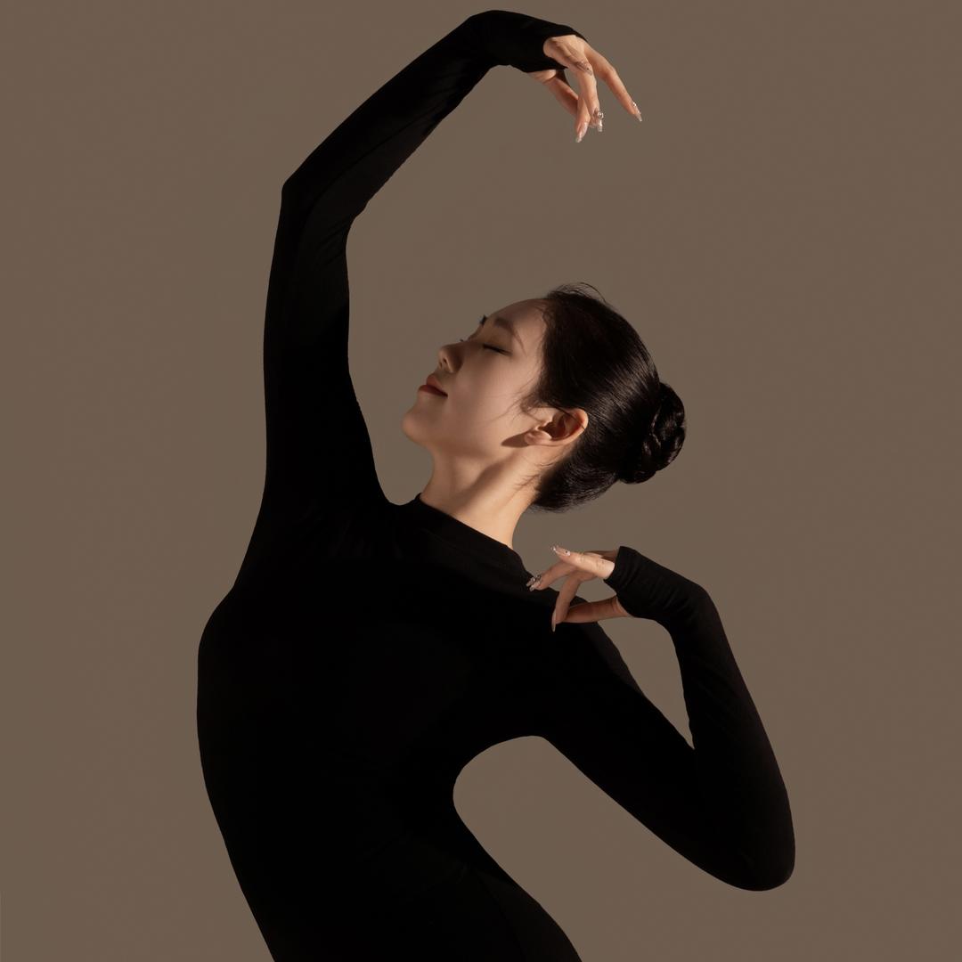 爱跳舞的小茉莉（异性勿私信）