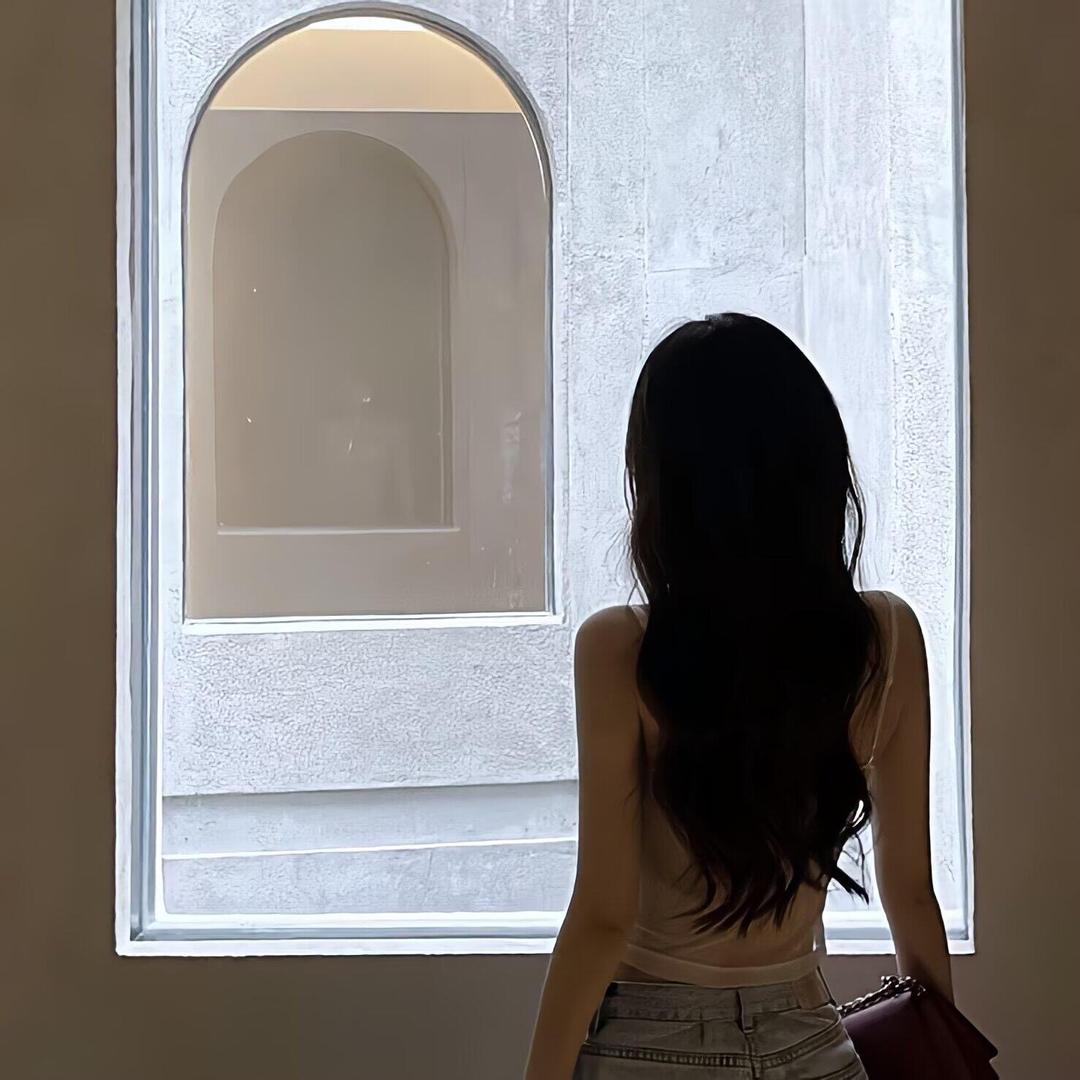 美女也会ᵉᵐᵒ