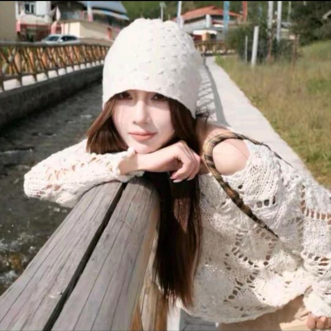 杨依姗精美衣厨