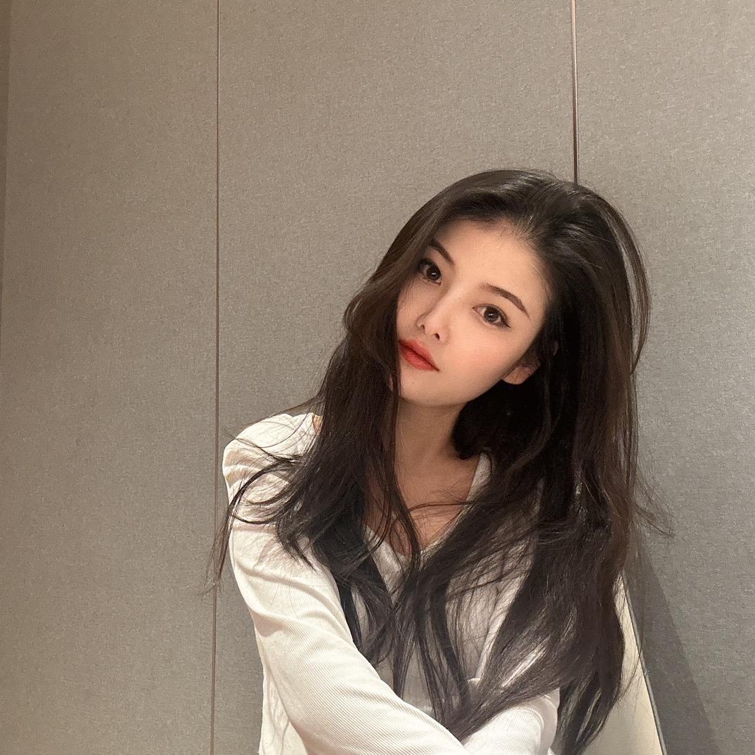 婷婷美甲美睫。
