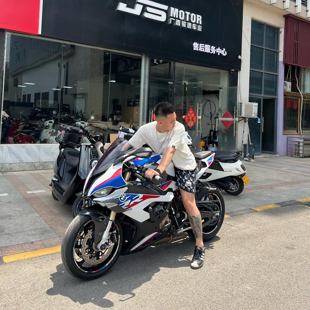 狠狠哥🚘