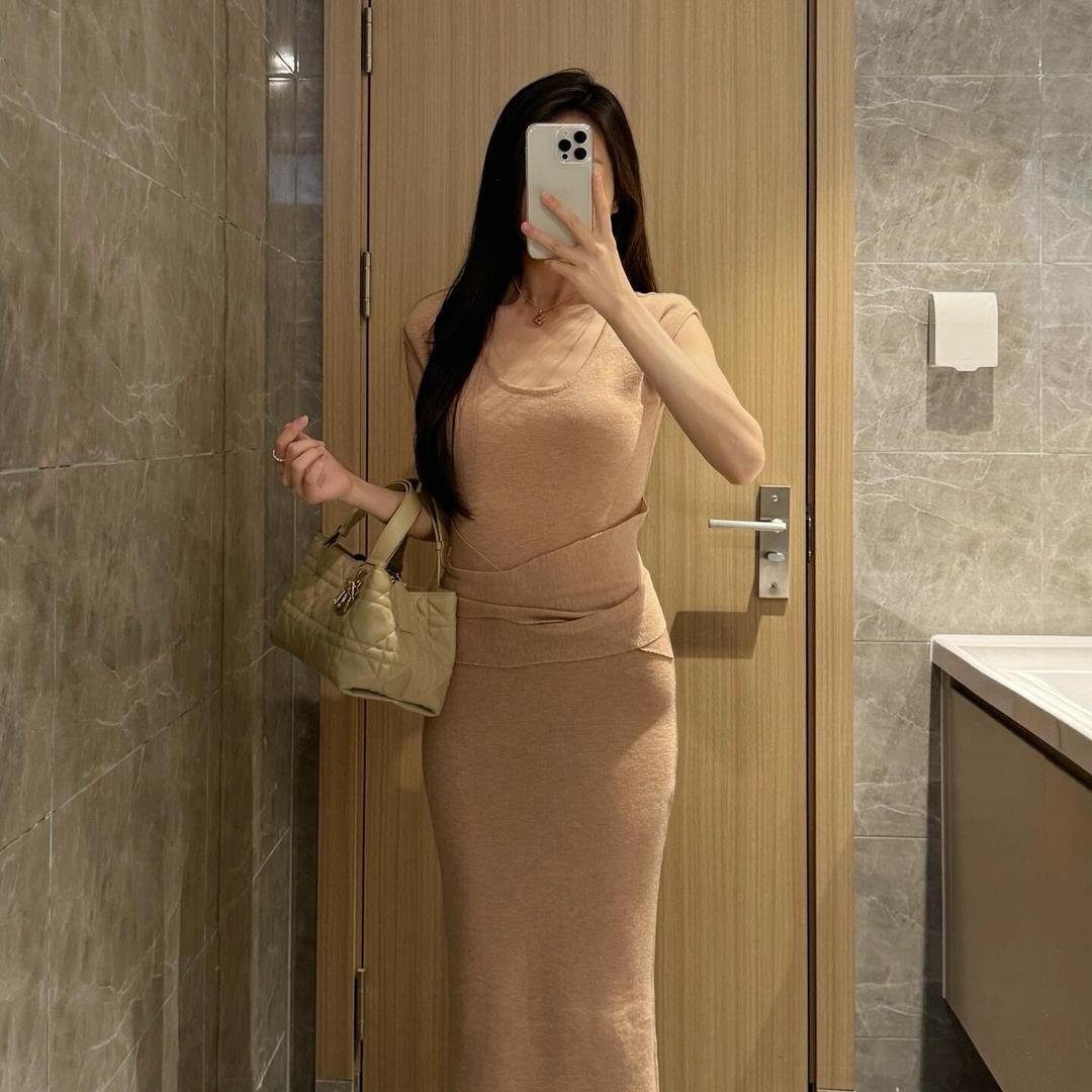 爱臭美的老师