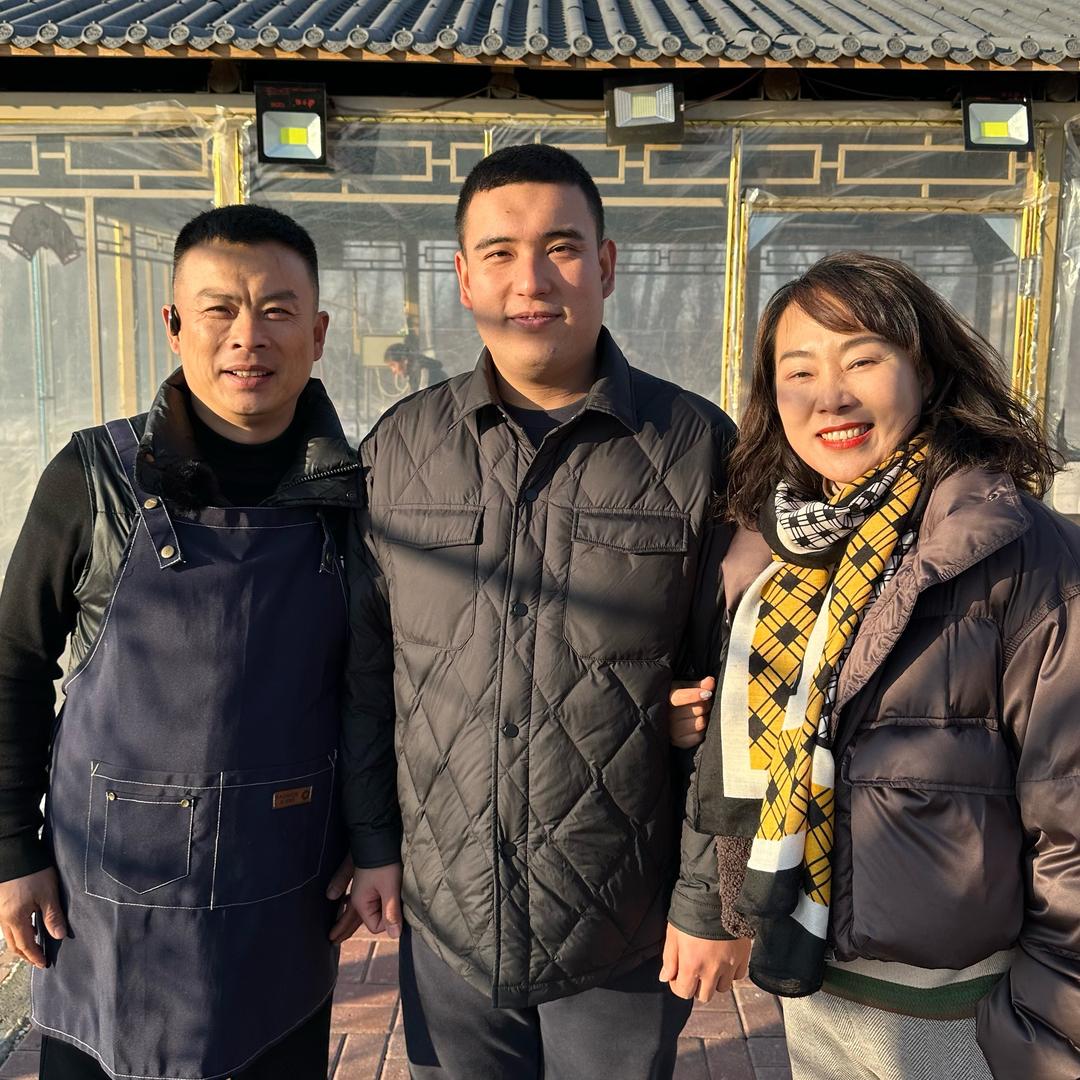 艳子一家人-佳鑫