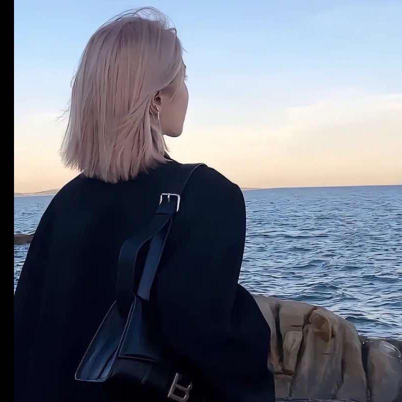 李姑娘.·  ོ