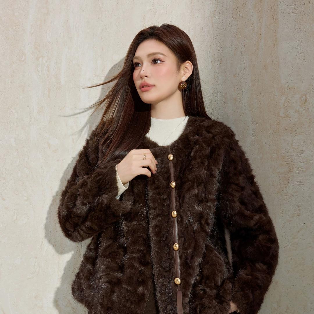 椿礼皮草定制女装