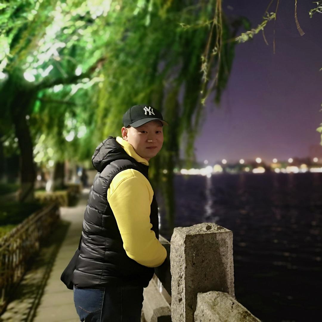 热爱🎤的💡