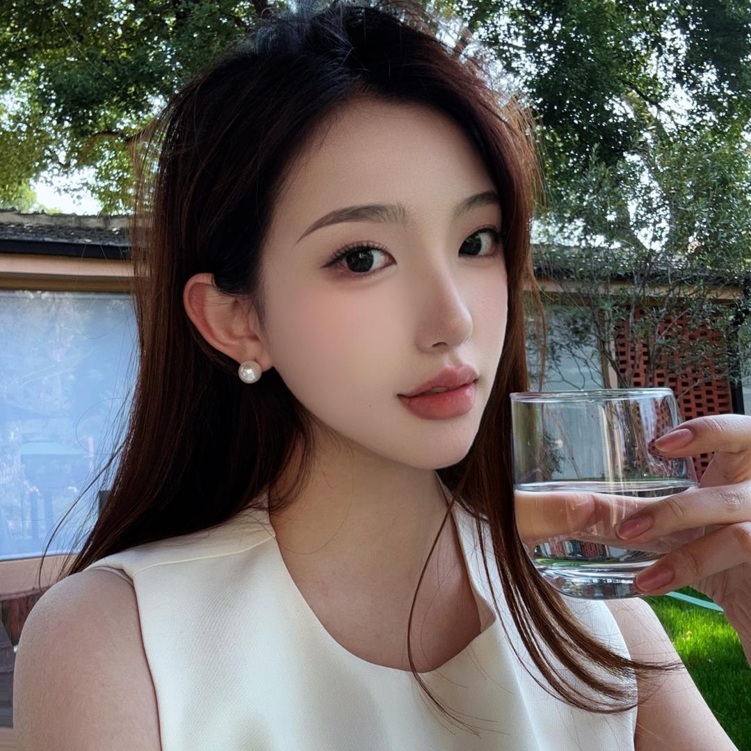 方岚娜_