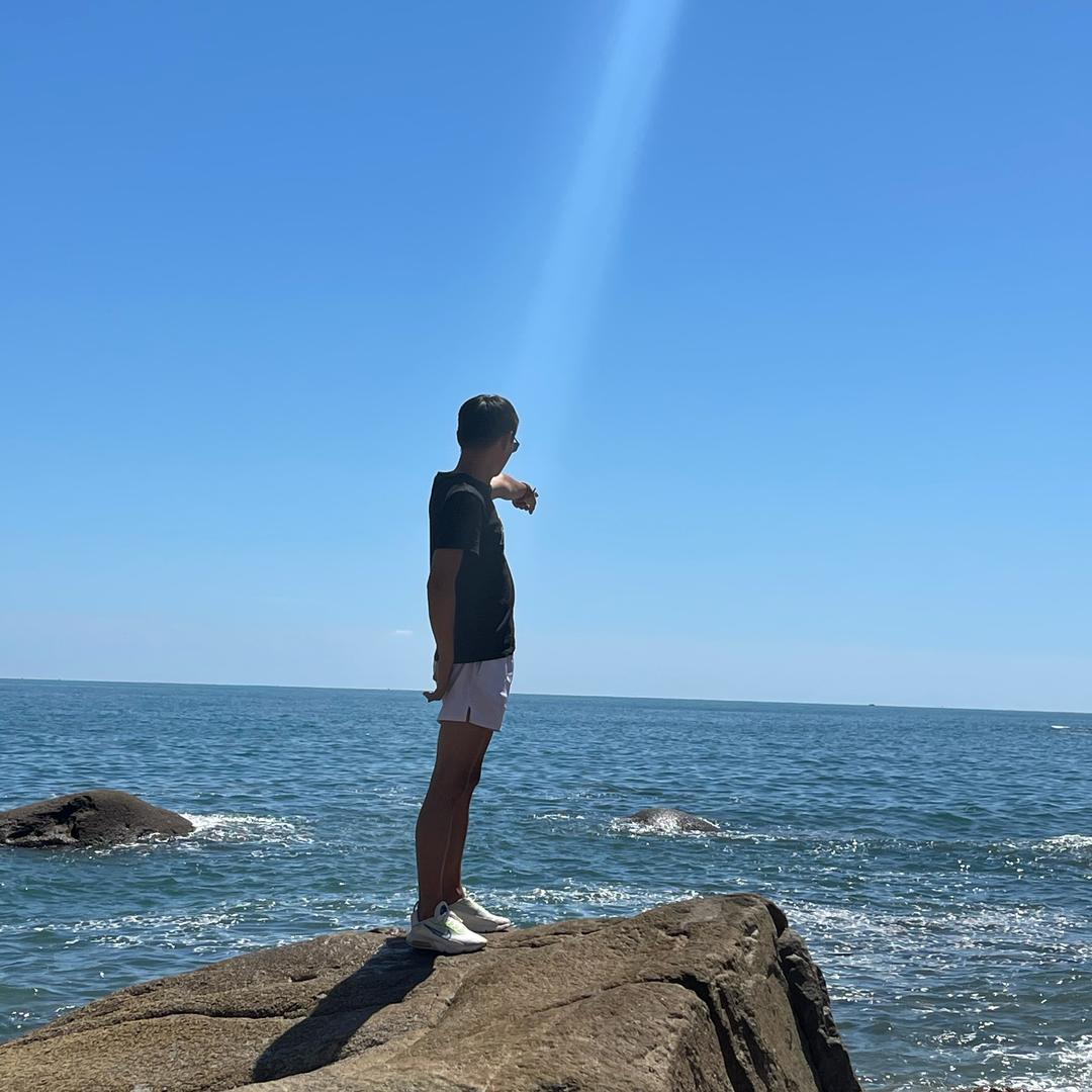 🚶 凪卄 🚶‍➡️