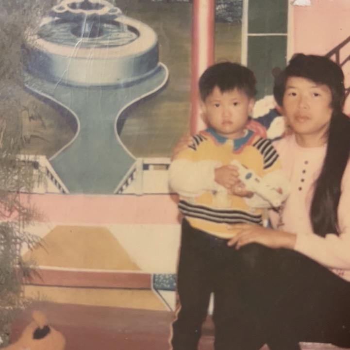 村头的小芳